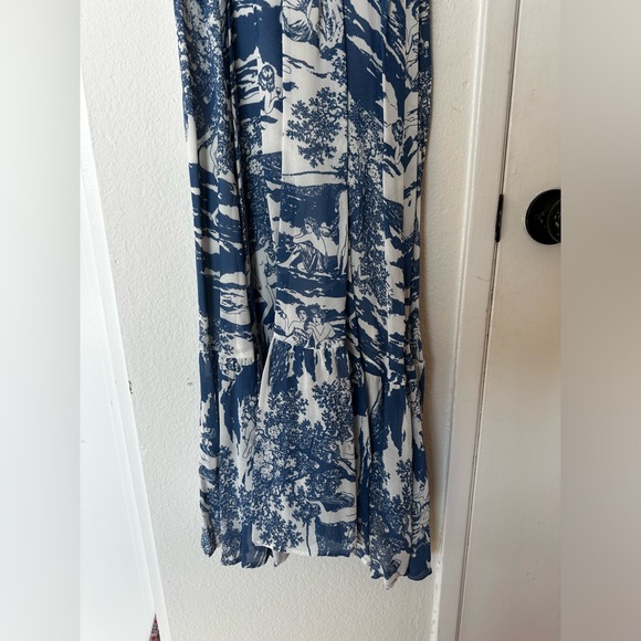 Blue & White Chinoiserie Patterned Dress by Reformation - Picture 7 of 12